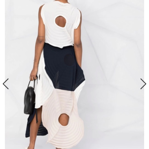 Issey Miyake Dresses & Skirts - ISSEY MIYAKE LINK RING DRESS IN NEUTRAL TONES ONE SIZE